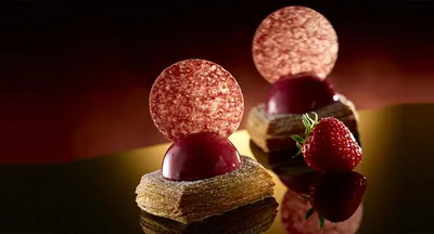 Experiență senzorială și o vitrină plină de culoare alături de PatisFrance