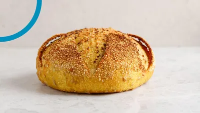   Pâine cu mălai și turmeric